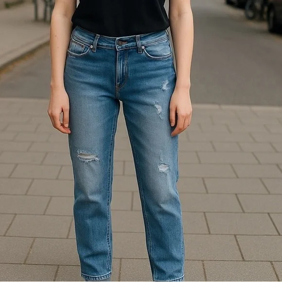 Kenzie Jeans Women’s SZ 6/28 Faded Blue Destroyed Low Rise Straight Leg Stretch - Picture 2 of 8